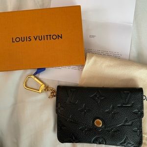 ❌ SOLD 🅿️🅿️ ❌ Louis Vuitton Key Pouch Noir